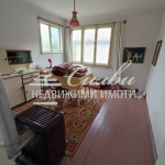 Етаж от къща в Шумен, Добруджански - 282 кв.м за 687 €/кв.м - Снимка #1