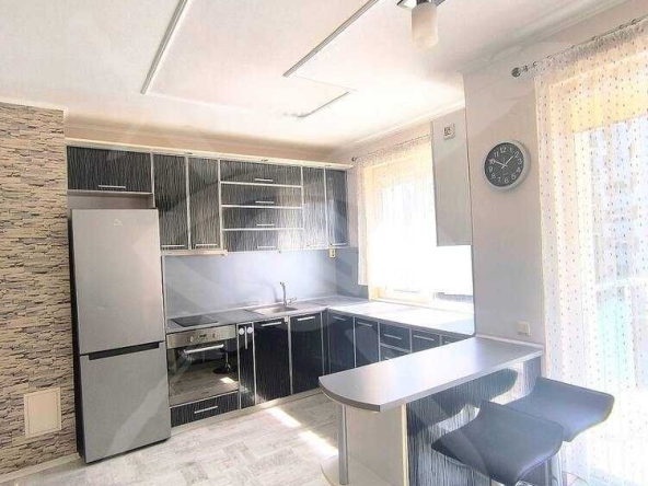 Тристаен апартамент в Варна, Окръжна болница - 110 кв.м за 1321 €/кв.м - Снимка #1