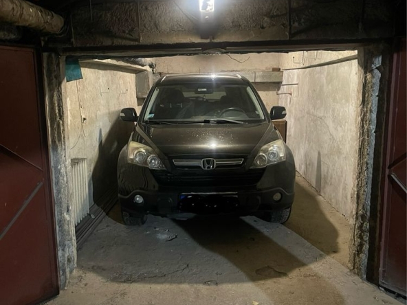 Дава се под наем Гараж / Паркомясто в София, Лозенец - 20 кв.м за 153 € - Снимка #1