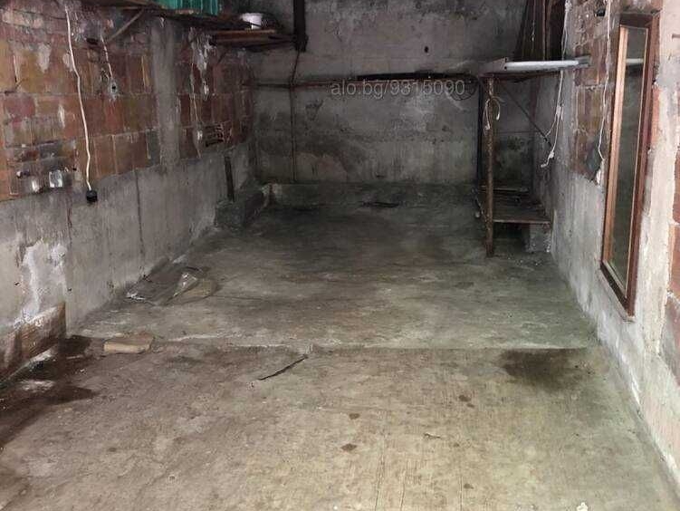 Гараж / Паркомясто в Велико Търново, Колю Фичето - 26 кв.м за 650 €/кв.м - Снимка #1