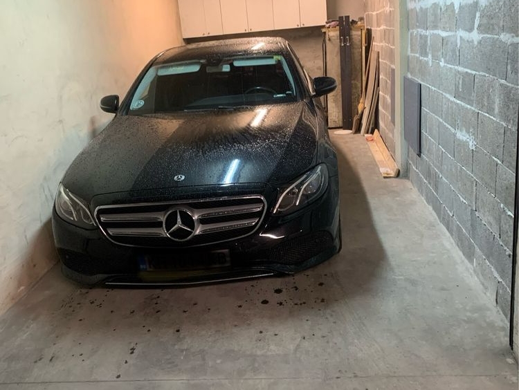 Дава се под наем Гараж / Паркомясто в София, Витоша - 20 кв.м за 153 € - Снимка #1