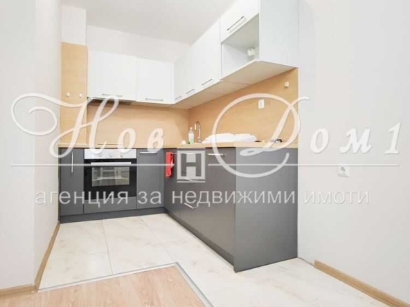 Дава се под наем Тристаен апартамент в Варна, Център - 70 кв.м за 714 € - Снимка #1