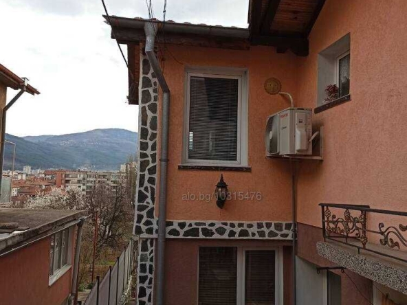 Къща в Кюстендил, в.з. Север - 202 кв.м за 543 €/кв.м - Снимка #1