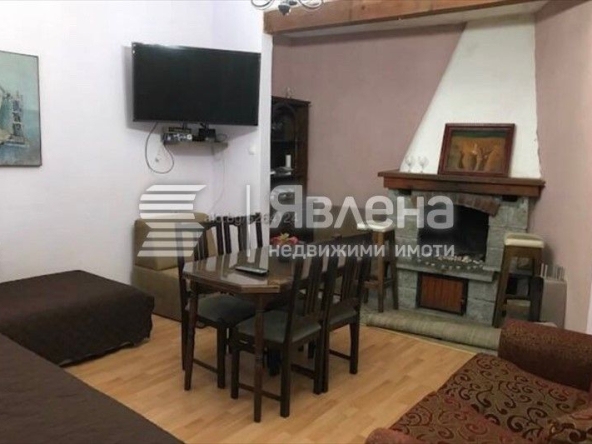 Дава се под наем Етаж от къща в Бургас, Център - 75 кв.м за 487 € - Снимка #1