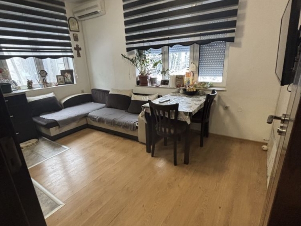 Етаж от къща в Асеновград - 174 кв.м за 684 €/кв.м - Снимка #1