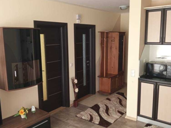 Дава се под наем Тристаен апартамент в София, Център - 90 кв.м за 650 € - Снимка #1