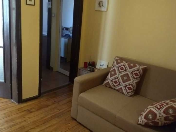 Дава се под наем Двустаен апартамент в София, Център - 46 кв.м за 348.84 € - Снимка #1