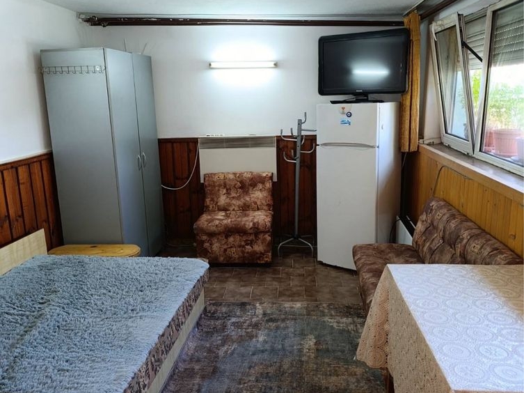 Дава се под наем Етаж от къща в София, Симеоново - 45 кв.м за 280.5 € - Снимка #1