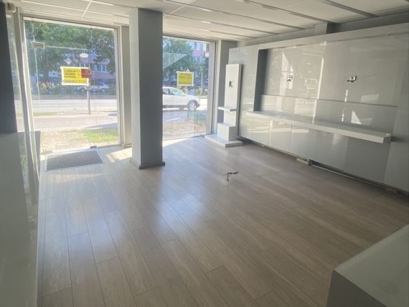Дава се под наем Магазин в Димитровград - 98 кв.м за 510 € - Снимка #1