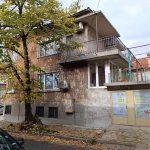 Етаж от къща в Ямбол, Васил Левски - 155 кв.м за 1053 €/кв.м - Снимка #1