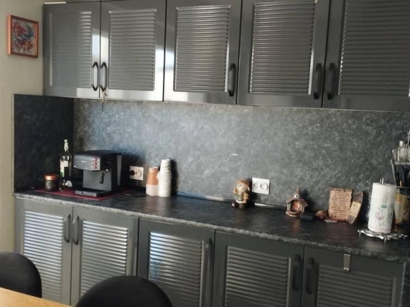 Дава се под наем Тристаен апартамент в Бургас, Зорница - 98 кв.м за 765 € - Снимка #1