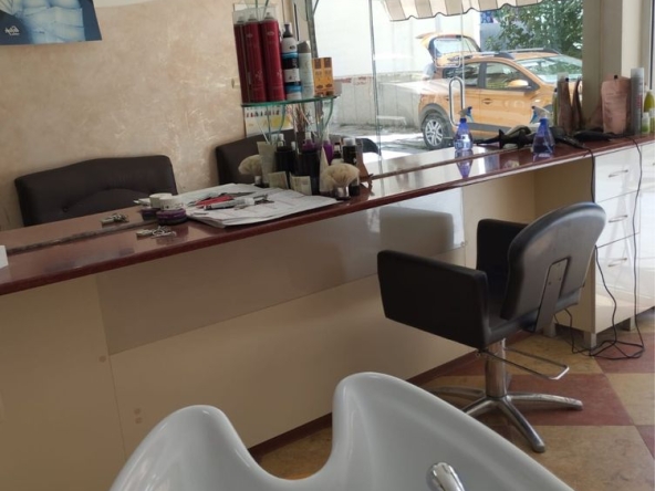 Дава се под наем Магазин в Пловдив, Коматевски възел - 15 кв.м за 204 € - Снимка #1