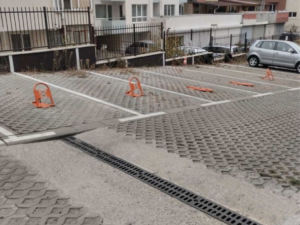 Гараж / Паркомясто в Бургас, Изгрев - 30 кв.м за 1334 €/кв.м - Снимка #1