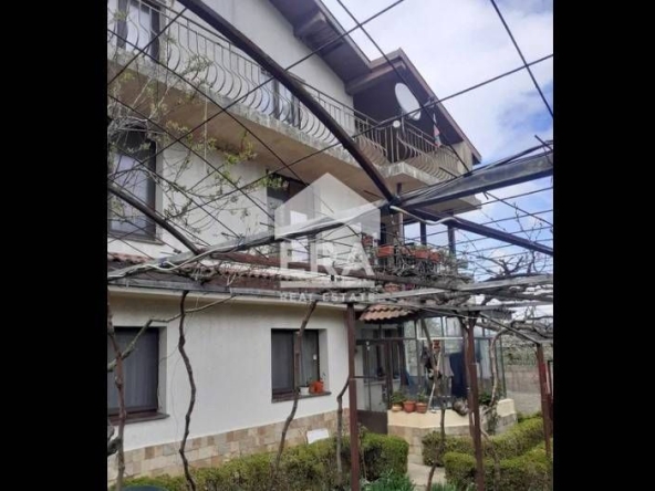 Къща в с. Левски, Област Варна - 250 кв.м за 740 €/кв.м - Снимка #1