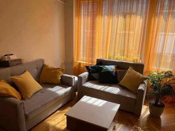 Дава се под наем Двустаен апартамент в Пловдив, Център - 60 кв.м за 450 € - Снимка #1