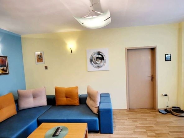 Дава се под наем Тристаен апартамент в София, Лозенец - 84 кв.м за 698.19 € - Снимка #1