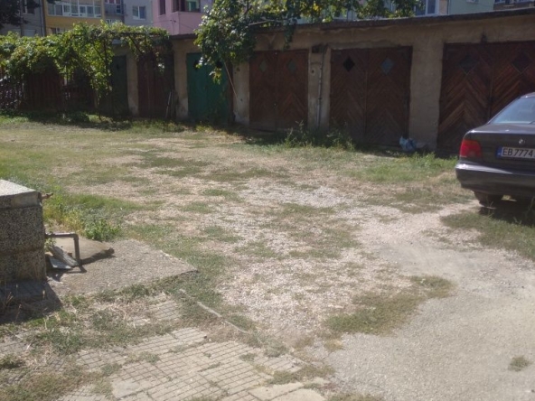 Дава се под наем Гараж / Паркомясто в Севлиево - 21 кв.м за 77 € - Снимка #1