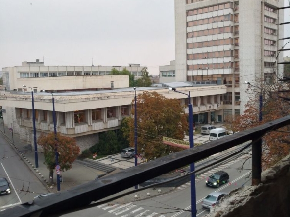 Дава се под наем Едностаен апартамент в Пазарджик, Център - 33 кв.м за 169.32 € - Снимка #1