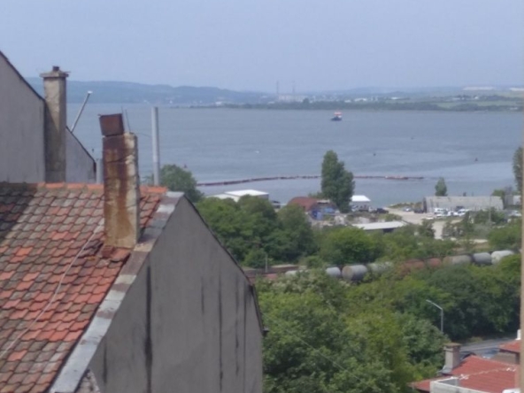 Двустаен апартамент в Варна, Погреби - 75 кв.м за 1467 €/кв.м - Снимка #1