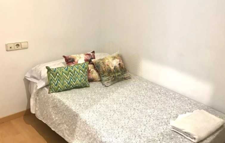 Дава се под наем  в Пловдив, Сточна гара - 20 кв.м за 89.76 € - Снимка #1