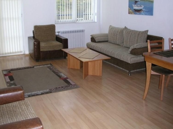 Дава се под наем Тристаен апартамент в София, Банишора - 120 кв.м за 670 € - Снимка #1