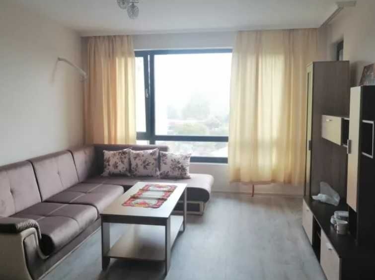 Дава се под наем Едностаен апартамент в Пловдив, Център - 28 кв.м за 137.7 € - Снимка #1