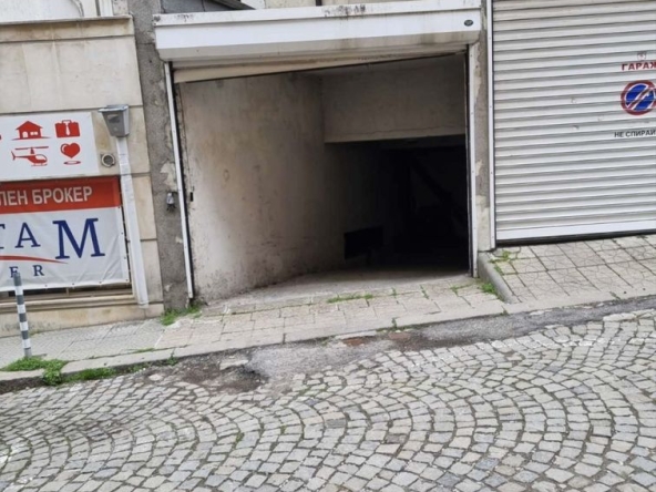 Дава се под наем Гараж / Паркомясто в София, Чепинци - 12 кв.м за 117.3 € - Снимка #1