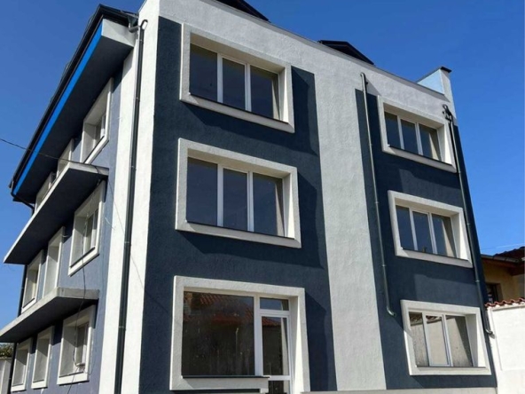 Тристаен апартамент в Казанлък - 116 кв.м за 726 €/кв.м - Снимка #1