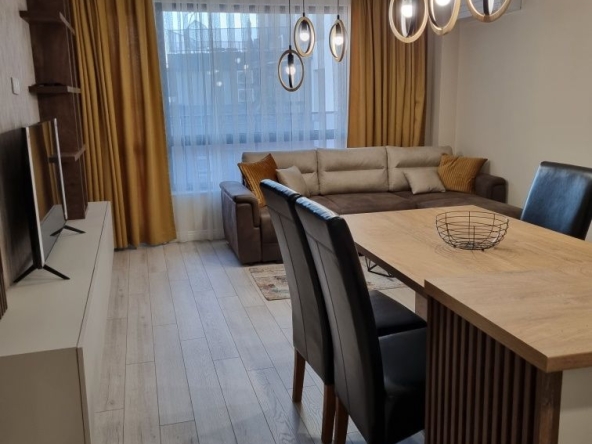 Дава се под наем Тристаен апартамент в Пловдив, Кършияка - 110 кв.м за 700 € - Снимка #1