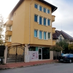 Дава се под наем Офис в Пазарджик, Център - 50 кв.м за 255 € - Снимка #1