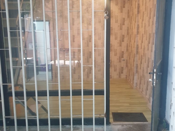 Дава се под наем Офис в София, Зона Б-5-3 - 22 кв.м за 204 € - Снимка #1