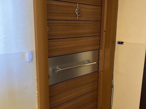 Дава се под наем Двустаен апартамент в Димитровград - 70 кв.м за 229.5 € - Снимка #1