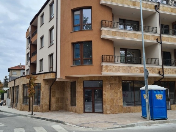 Дава се под наем Офис в Русе, Център - 85 кв.м за 1200 € - Снимка #1