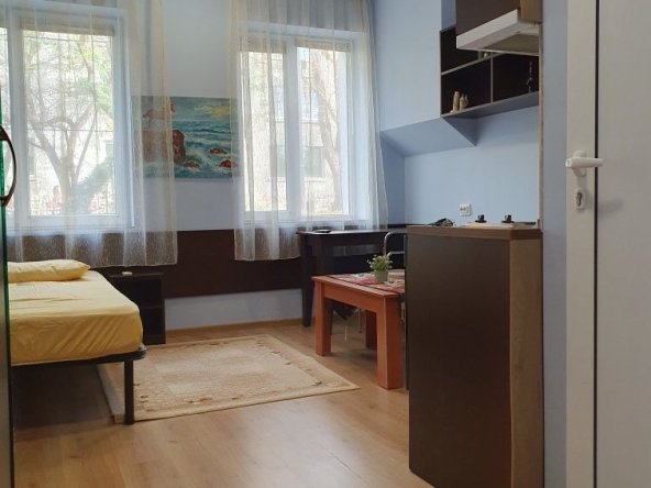 Дава се под наем Едностаен апартамент в Варна, Спортна зала - 24 кв.м за 255 € - Снимка #1