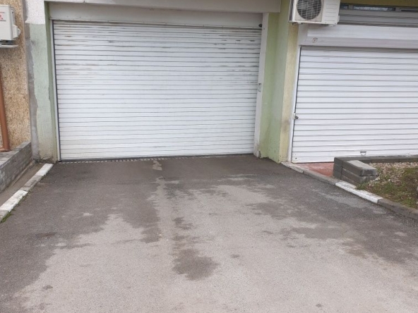 Дава се под наем Гараж / Паркомясто в София, Люлин - център - 18 кв.м за 127.5 € - Снимка #1