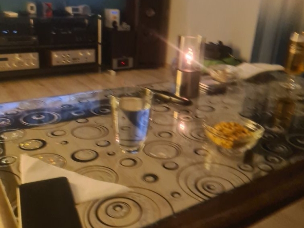 Дава се под наем Двустаен апартамент в Ямбол, Център - 60 кв.м за 306 € - Снимка #1