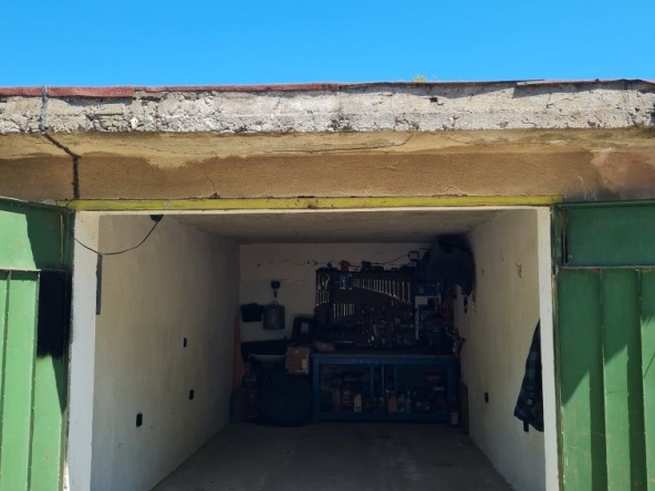 Гараж / Паркомясто в Кърджали, Студен кладенец - 20 кв.м за 816 €/кв.м - Снимка #1