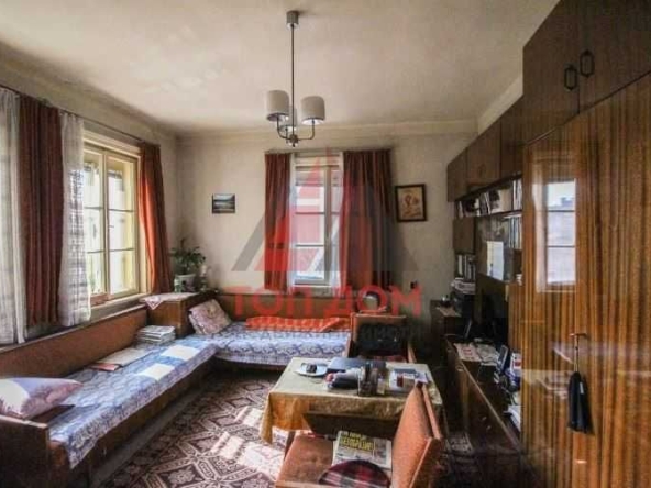 Тристаен апартамент в Варна, Център - 106 кв.м за 2821 €/кв.м - Снимка #1