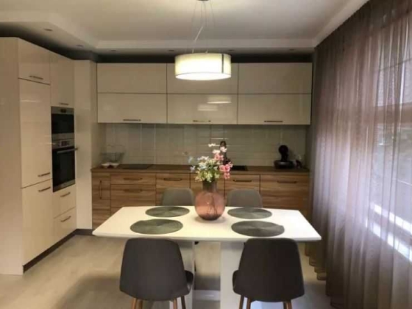 Дава се под наем Двустаен апартамент в Пловдив, Гагарин - 71 кв.м за 323.85 € - Снимка #1