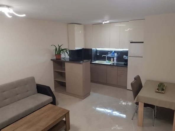 Дава се под наем Тристаен апартамент в София, Зона Б-18 - 86 кв.м за 797.64 € - Снимка #1