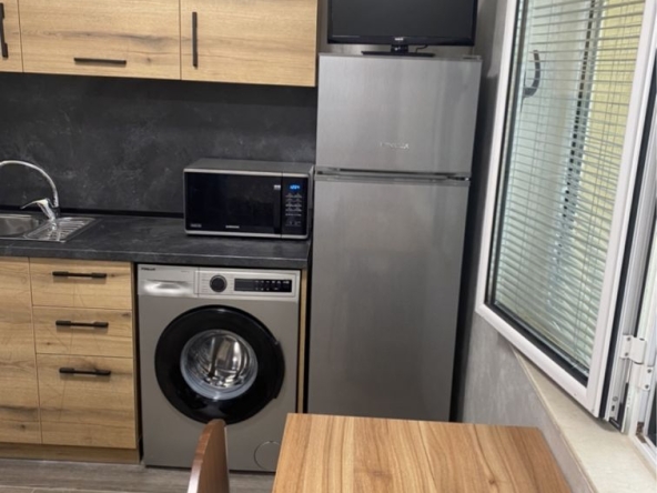 Дава се под наем Едностаен апартамент в Варна, Колхозен пазар - 26 кв.м за 316.2 € - Снимка #1