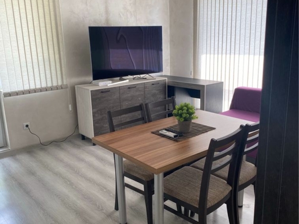 Дава се под наем Тристаен апартамент в Варна, Колхозен пазар - 90 кв.м за 586.5 € - Снимка #1