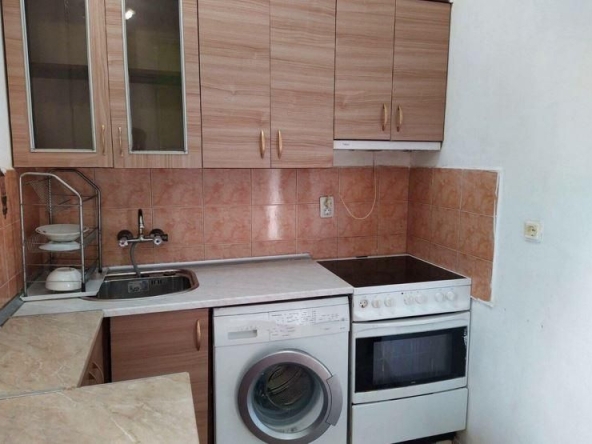 Дава се под наем Двустаен апартамент в Пловдив, Кършияка - 45 кв.м за 290 € - Снимка #1