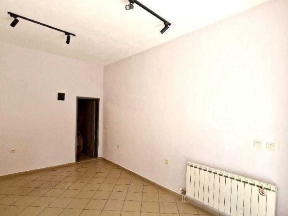 Офис в Русе, Център - 22 кв.м за 1574 €/кв.м - Снимка #1