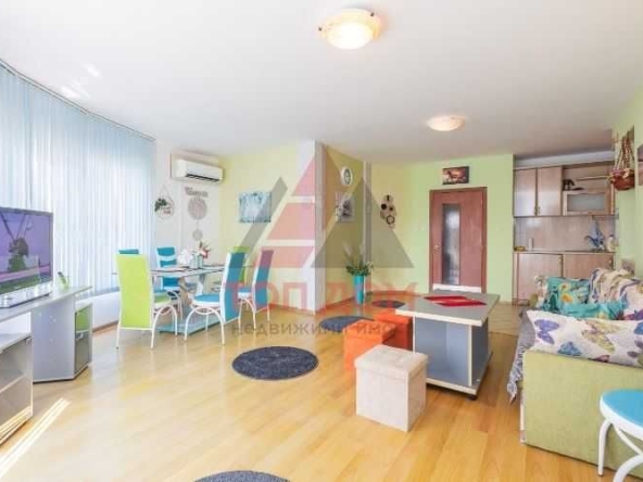 Дава се под наем Четиристаен апартамент в Варна, Общината - 110 кв.м за 1500 € - Снимка #1