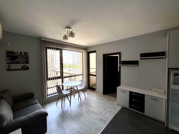 Дава се под наем Двустаен апартамент в Пловдив, Тракия - 50 кв.м за 300 € - Снимка #1