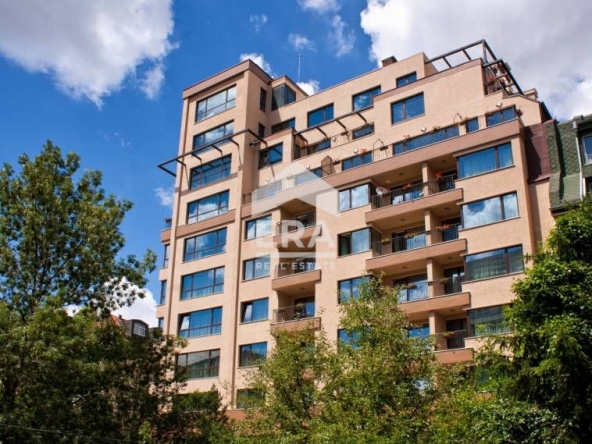 Дава се под наем Четиристаен апартамент в София, Лозенец - 158 кв.м за 2000 € - Снимка #1