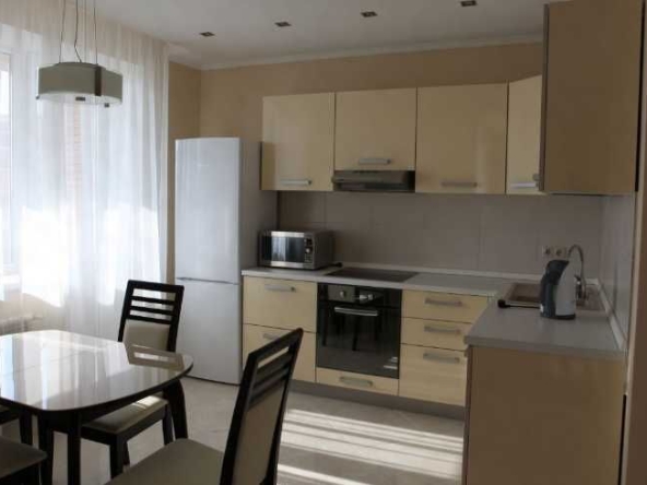 Дава се под наем Едностаен апартамент в Пловдив, Мараша - 27 кв.м за 142.8 € - Снимка #1