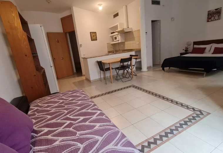 Дава се под наем  в Пловдив, Център - 22 кв.м за 91.8 € - Снимка #1