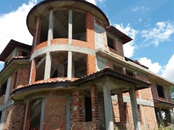 Къща в с. Белащица, Област Пловдив - 360 кв.м за 560 €/кв.м - Снимка #1